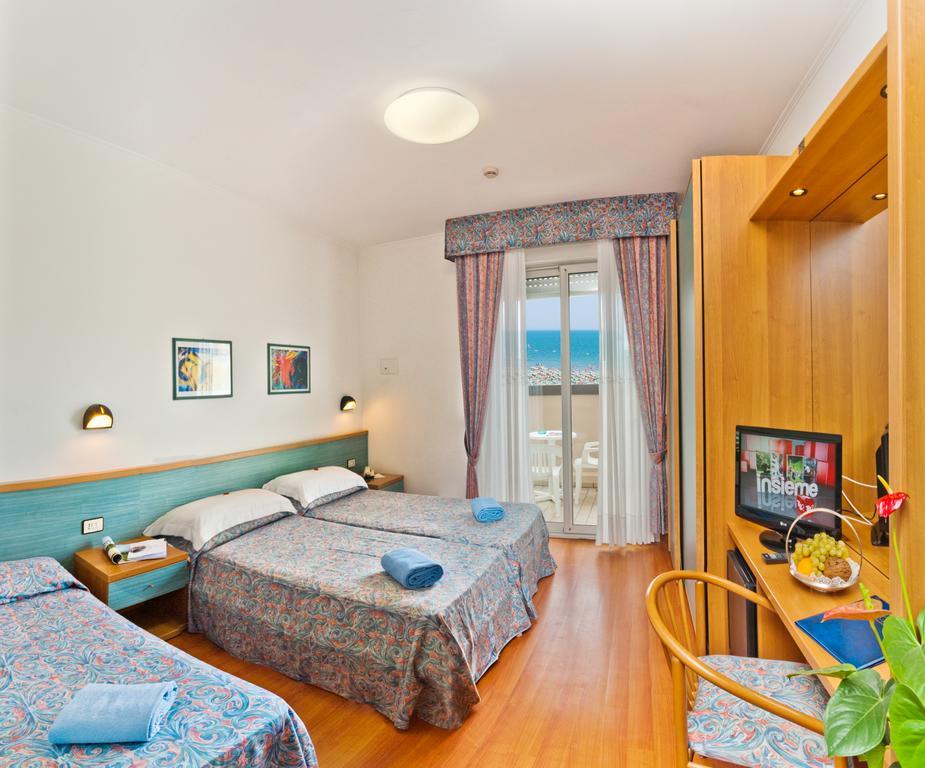 Hotel Ariston Бибионе Стая снимка